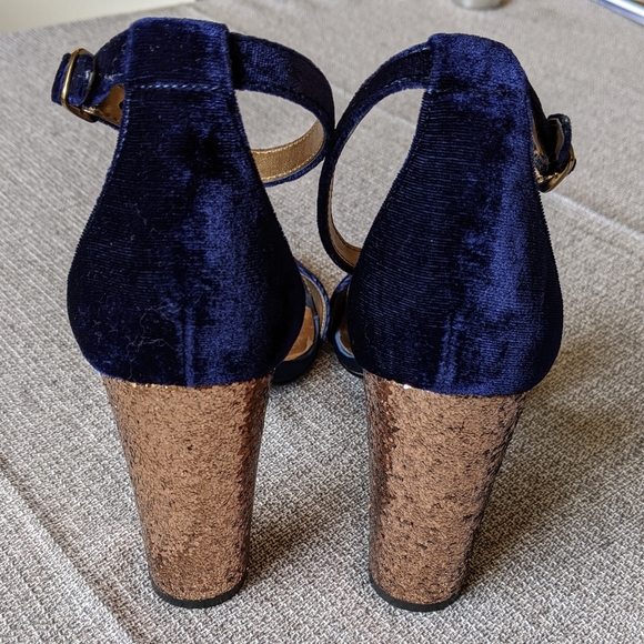 Marc Fisher Factor 2 Heels - Picture 5 of 7